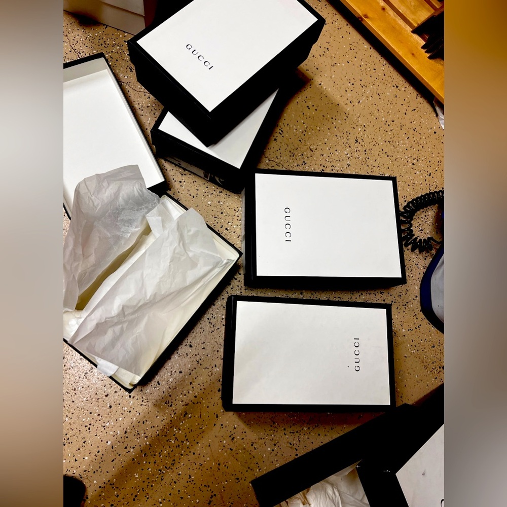 Gucci Black and White shoe/Gift Boxes